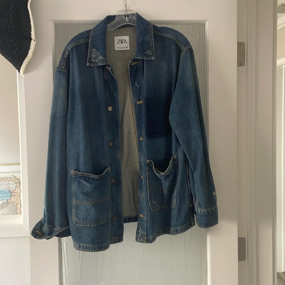 Zara Jean Jacket . Size Medium NWOT’s … The Perfect Jean Jacket! 🌸